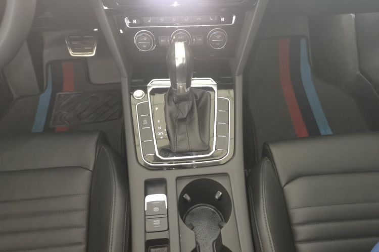 大众 迈腾 2019款 330TSI DSG 豪华型 国V中控内饰18