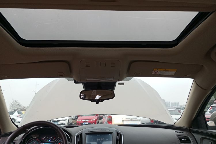 别克 君威 2014款 2.0L 精英时尚型中控内饰22