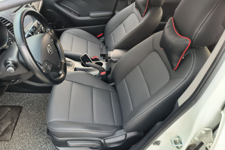 起亚K3 2015款 1.6L 自动GLS中控内饰19