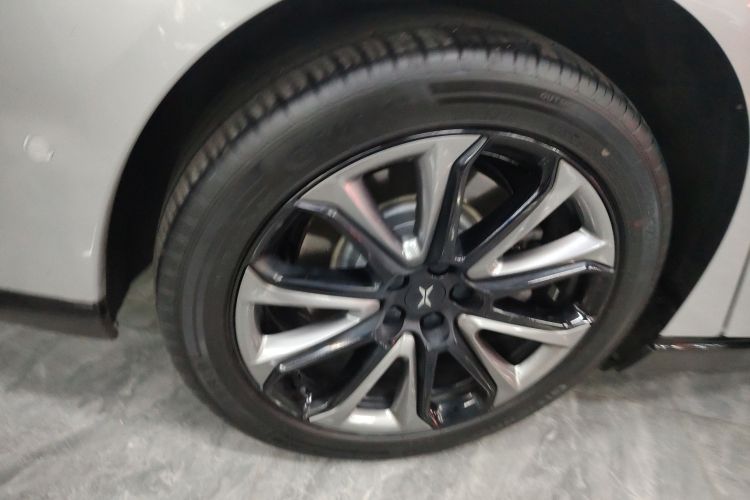 小鹏P7 2022款 480N+车身外观6008