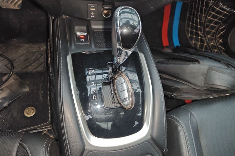 日产 奇骏 2019款 2.0L CVT舒适版 2WD中控内饰18