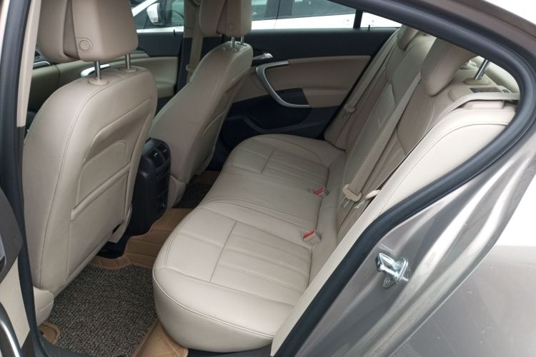 别克 君威 2014款 2.0L 精英时尚型中控内饰21