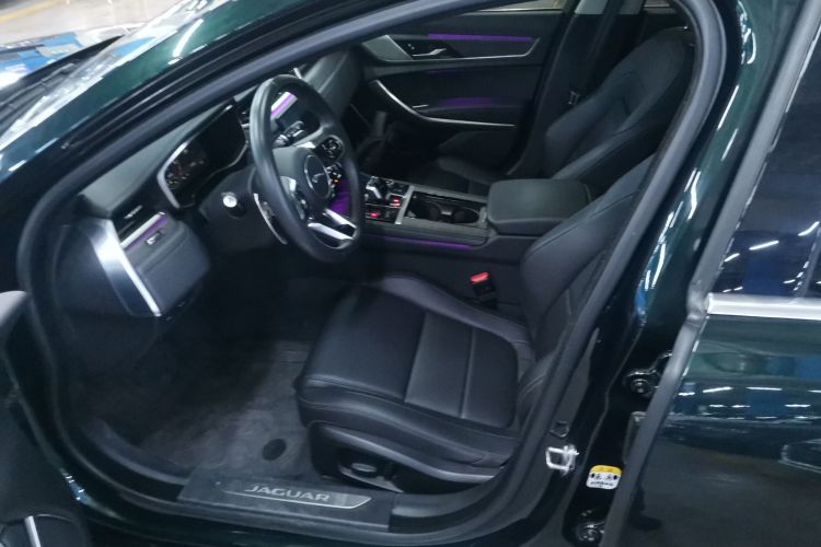 捷豹XFL 2023款 XFL 2.0T P200 两驱精英豪华版局部细节19