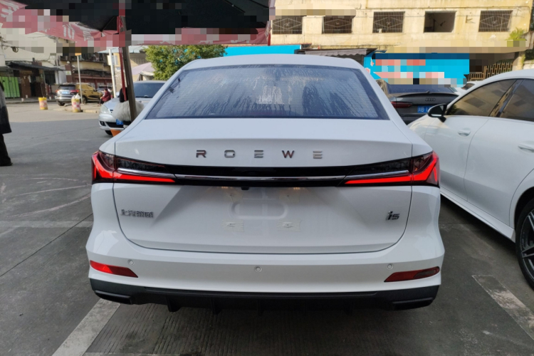 荣威i5 2023款 1.5L CVT豪华版车身外观6004