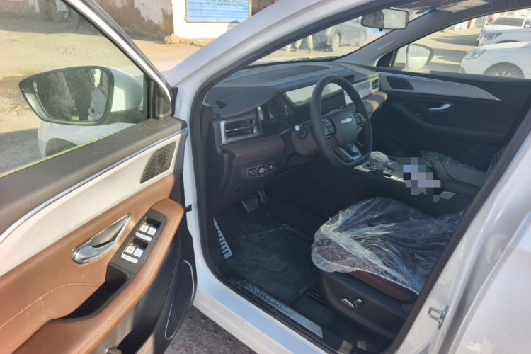 捷途X90 PLUS 2023款 改款 1.6TD DCT别墅 7座中控内饰20