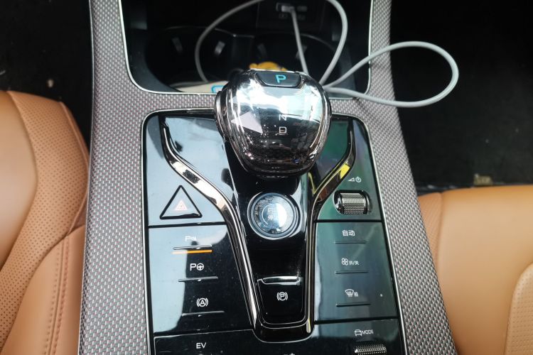 比亚迪 汉 2022款 DM-i 121KM 尊享型局部细节18