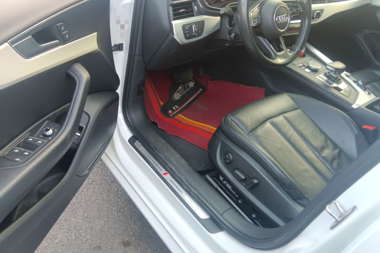 奥迪A4L 2018款 30周年年型 40 TFSI 时尚型中控内饰7003