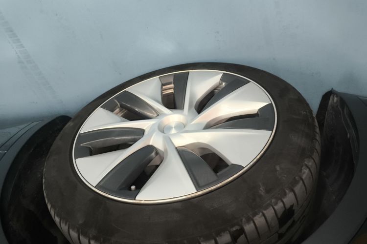 特斯拉 Model Y 2022款 后轮驱动版车身外观35