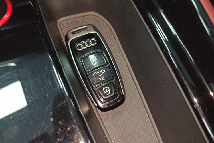 奥迪e-tron GT 2023款 基本型中控内饰11