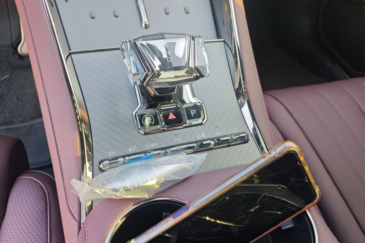 腾势Z9GT 2024款 1100四驱Max版中控内饰18