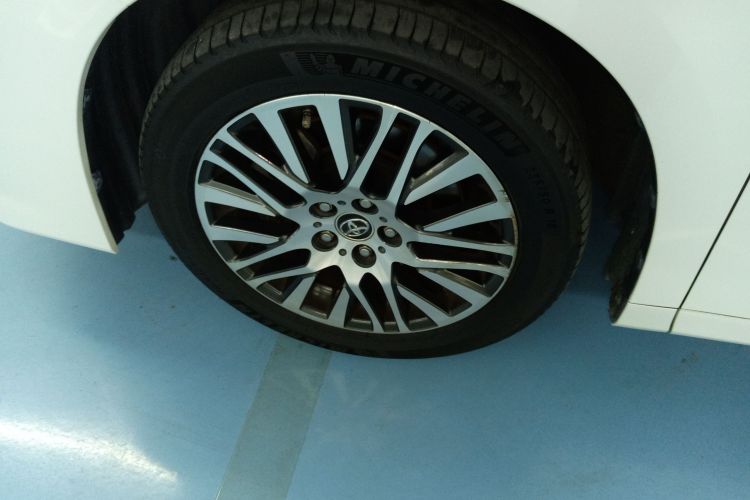 丰田 埃尔法 2018款 3.5L 豪华版车身外观6007