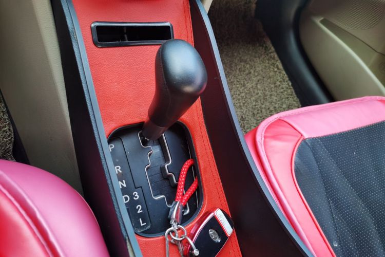 现代 瑞纳 2014款 1.4L 自动领先型GLX中控内饰18