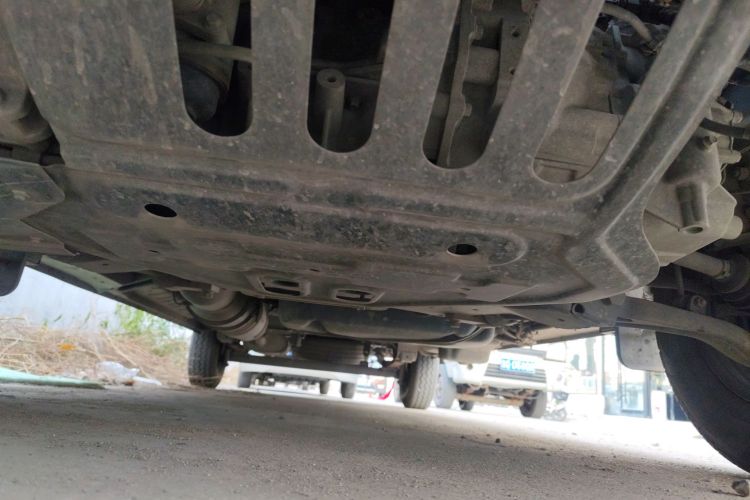 东风御风 御风 2021款 2.0T动力王前驱物流车长轴中顶6-9座国VI ZD20局部细节9008