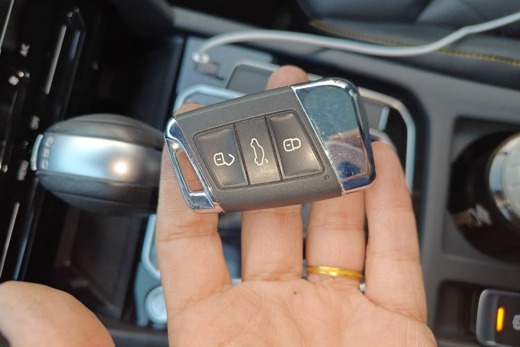 一汽-大众CC 2021款 380TSI 耀目版中控内饰11