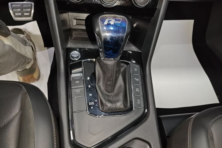 大众 途观L 2021款 330TSI 自动两驱R-Line越享版中控内饰18