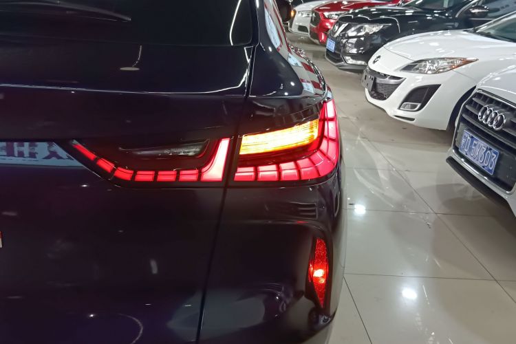 英菲尼迪QX55 2022款 2.0T 四驱耀享版车身外观9