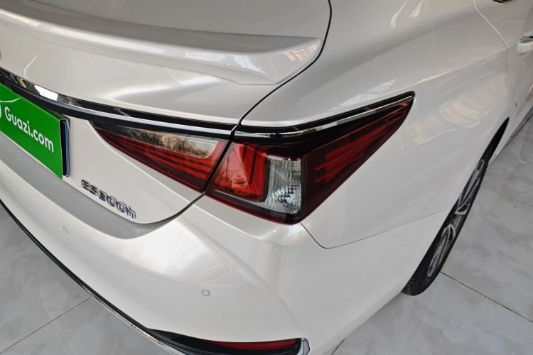 雷克萨斯ES 2021款 300h 卓越版车身外观6006