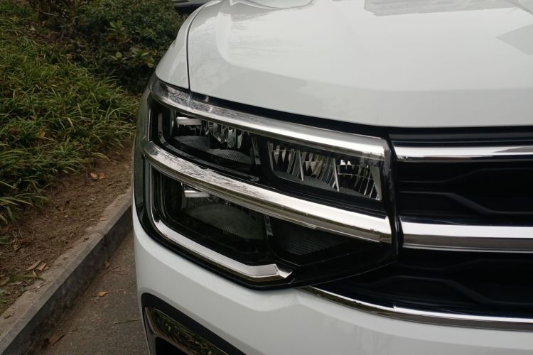 大众 途岳 2023款 300TSI 两驱皎月版车身外观8