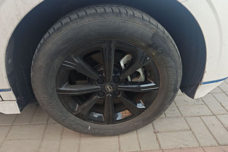 比亚迪e2 2019款 高续航版 耀·豪华型车身外观10