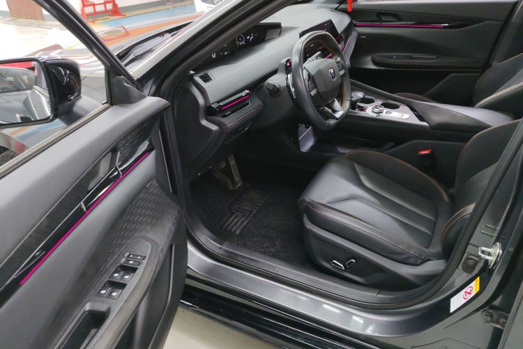 长安UNI-V 2022款 2.0T 领速版中控内饰7003