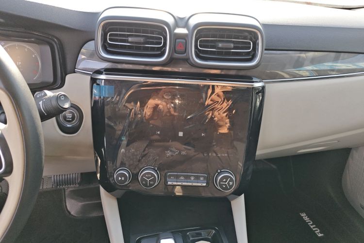 领克02 2018款 1.5T DCT两驱耀Pro版 国V中控内饰16