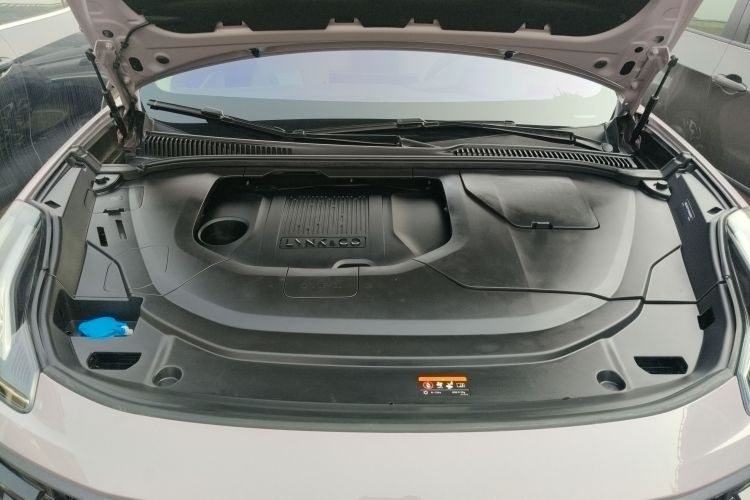 领克06 2023款 Remix 1.5T Hero机舱底盘24