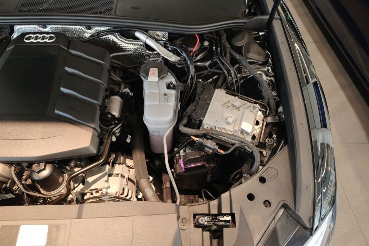 奥迪A6L 2022款 40 TFSI 豪华动感型机舱底盘26