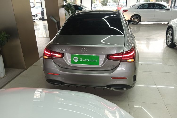奔驰A级 2020款 改款 A 180 L 运动轿车特殊配置车身外观6