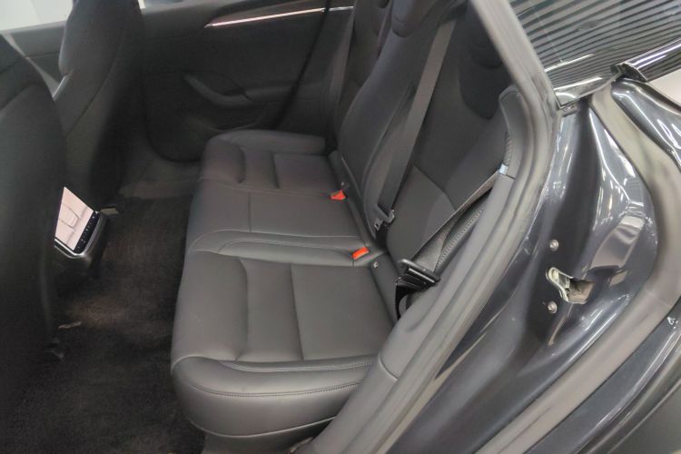 特斯拉 Model S 2023款 双电机全轮驱动版中控内饰21