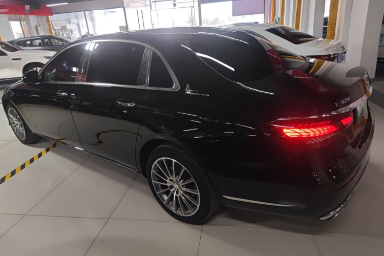 奔驰E级 2017款 E 200 L 4MATIC车身外观6003