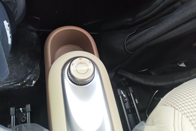 五菱汽车 宏光MINIEV 2025款 四门版 进阶款中控内饰18