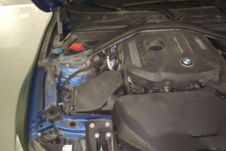 宝马3系 2018款 320i M运动曜夜版局部细节9006