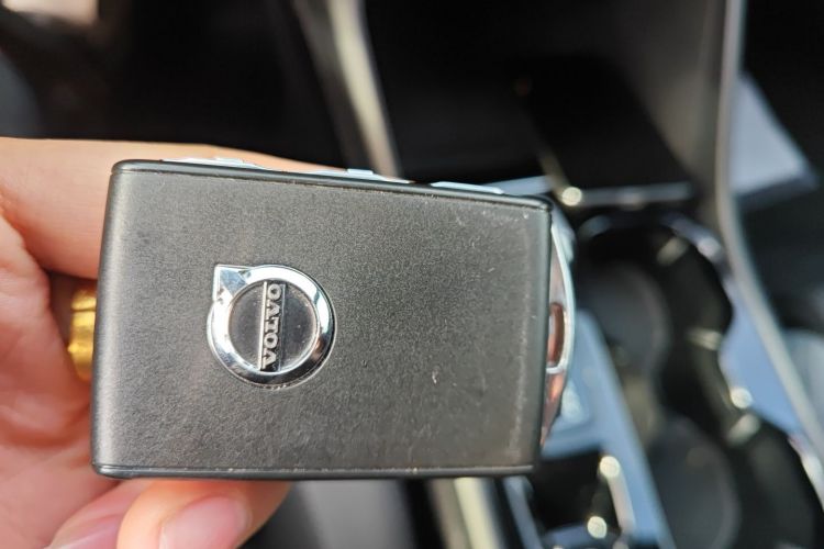 沃尔沃XC40 2025款 B3 智远豪华版中控内饰11