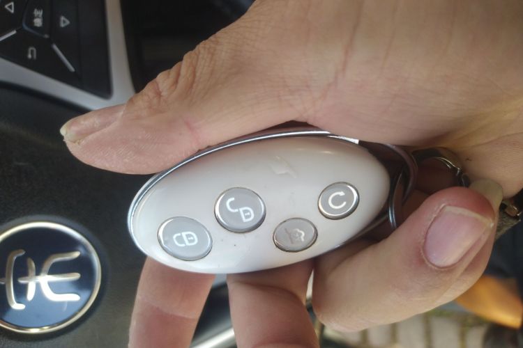 比亚迪 宋MAX 2018款 1.5T 自动智联精英型 6座中控内饰7001