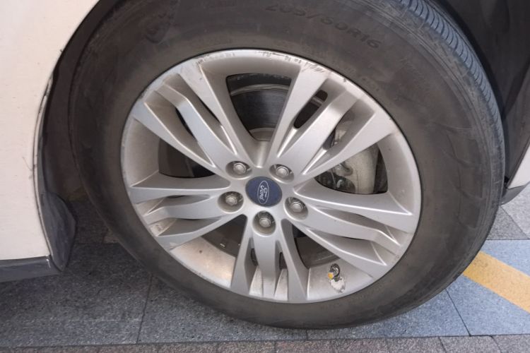 福特 福克斯 2012款 两厢 1.6L 自动舒适型车身外观6007