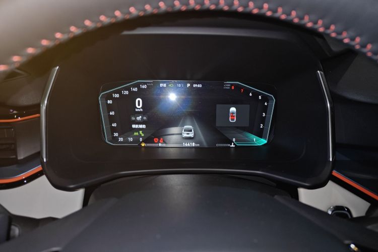 领克06 2020款 1.5T 耀Halo中控内饰14