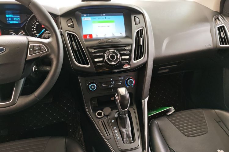 福特 福克斯 2018款 两厢经典 1.6L 自动风尚型智行版局部细节16