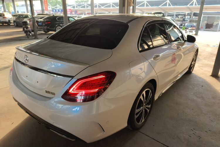 奔驰C级 2020款 C 260 运动版车身外观7