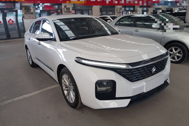 宝骏RC-5 2020款 1.5T CVT智耀豪华型车身外观3