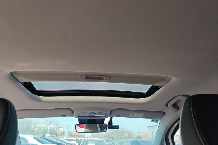 吉利几何E萤火虫 2024款 401km 萤光中控内饰22