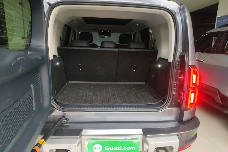 方程豹 豹5 2025款 云辇激光乾崑智驾版机舱底盘23