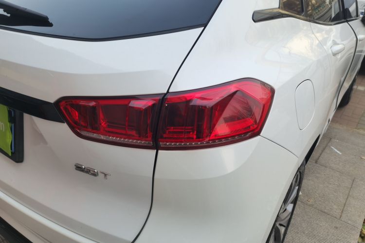 魏牌 VV7 2017款 2.0T 超豪型车身外观6006