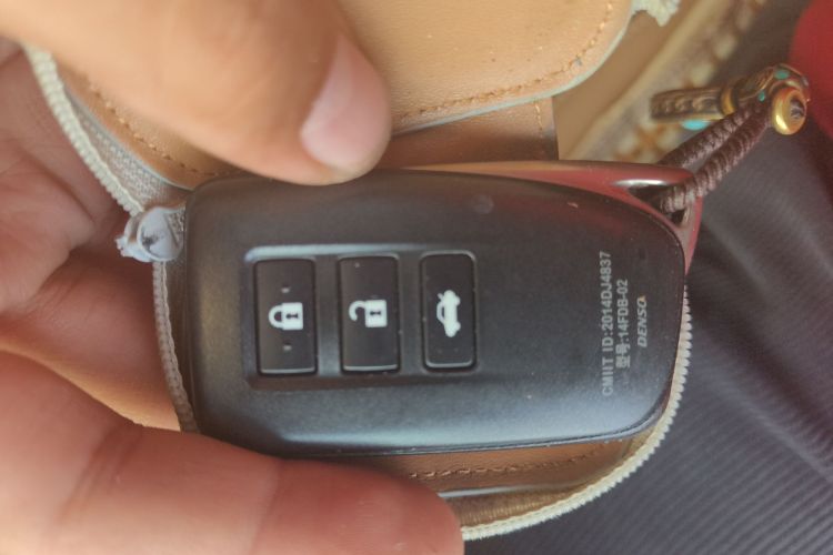 雷克萨斯ES 2015款 200 精英版中控内饰7001