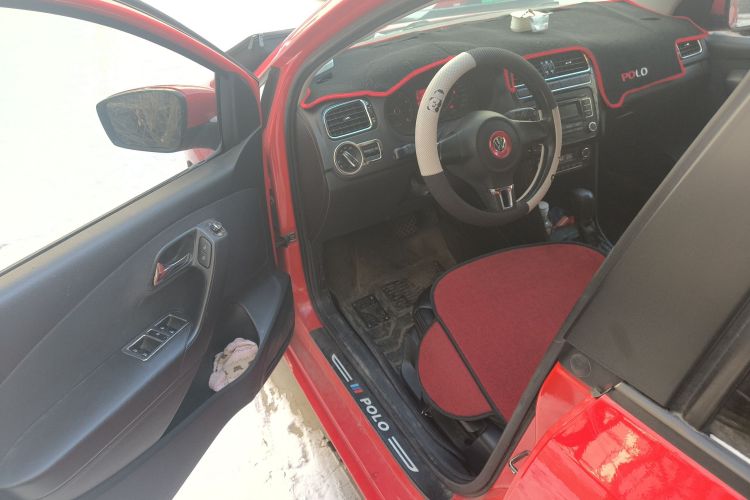 大众 Polo 2011款 1.6L 自动致酷版中控内饰20