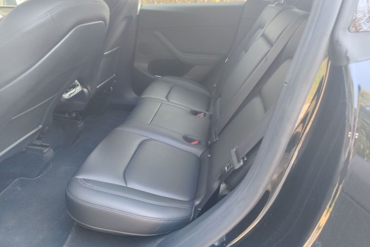 特斯拉 Model Y 2022款 改款 后轮驱动版中控内饰21