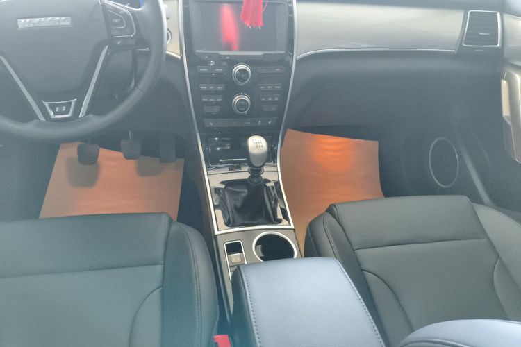 哈弗H2 2018款 红标 1.5T 手动两驱豪华型中控内饰18