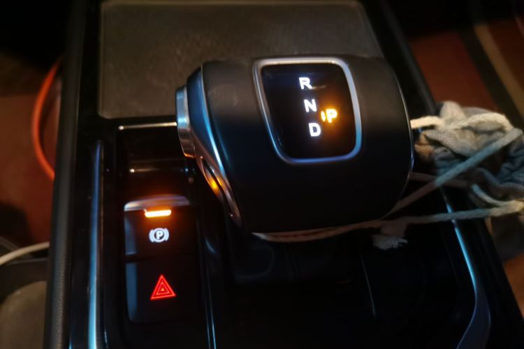 红旗E-QM5 2023款 改款 基础出行版中控内饰18