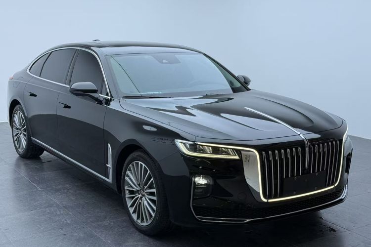 红旗H9 2023款 2.0T 智联旗享版车身外观3