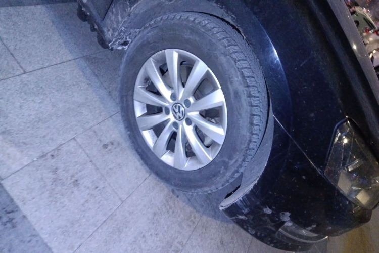 大众 帕萨特 2014款 1.8TSI DSG尊荣导航版车身外观10