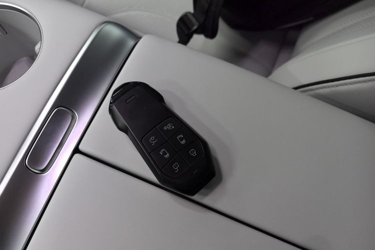 小鹏X9 2024款 702超长续航Max中控内饰7001